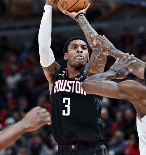 低迷！小波特全场17投仅4中，三分6中1得到10分9篮板7助攻